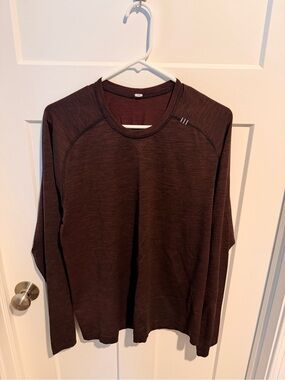 Men's lululemon Long Sleeve Crew Neck Shirt - heathered maroon